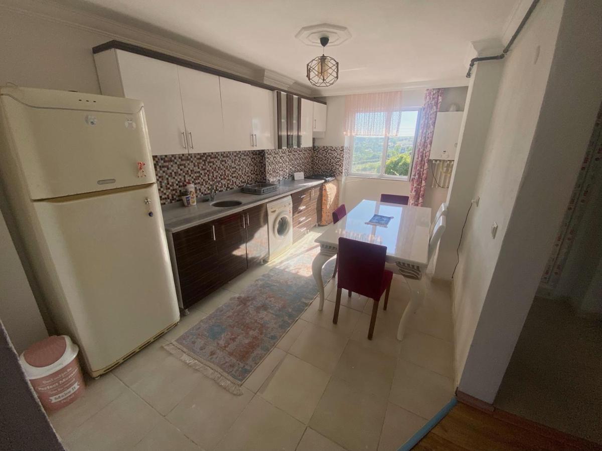 Appartement Spacious House Near The Airport à Arnavutkoy Extérieur photo